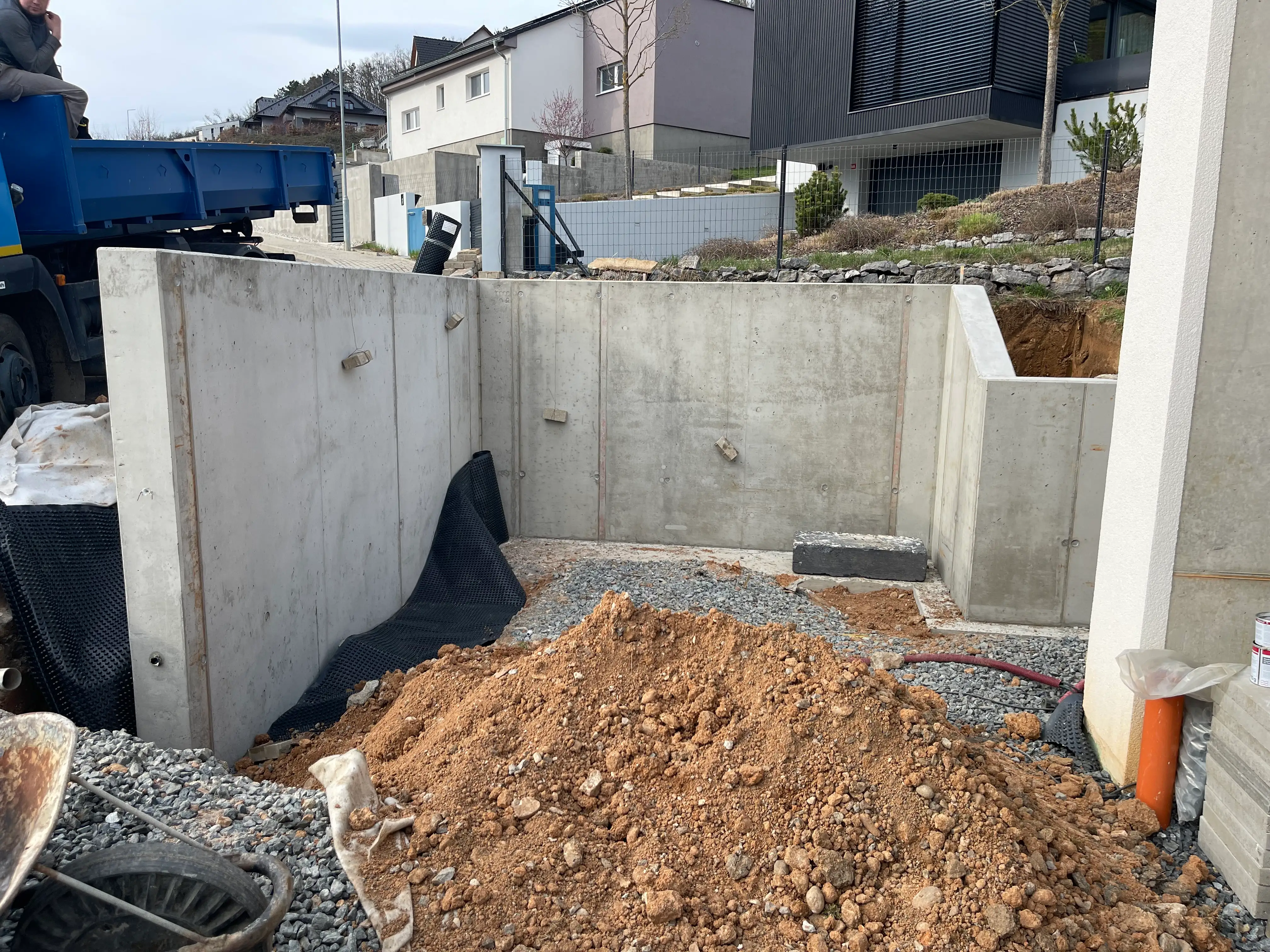 Opěrná stěna Beroun